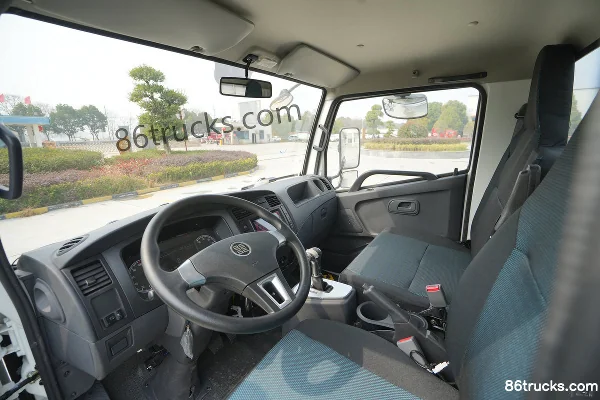 Xinchufeng Mantianxing 4X2(6 wheels) Electric Water Sprinkler Truck 192.54kWh Cab (1) | 86Trucks