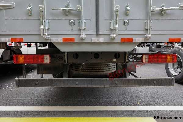 Foton Auman Xingxing 300 hp 4X2(6 wheels) 6.2m AMT automatic grille cargo truck Body (2) | 86Trucks