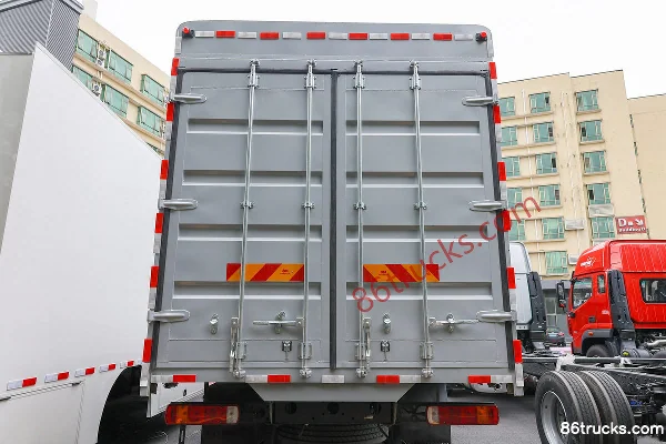 Foton Auman Xingxing 300 hp 4X2(6 wheels) 6.2m AMT automatic grille cargo truck Body (1) | 86Trucks