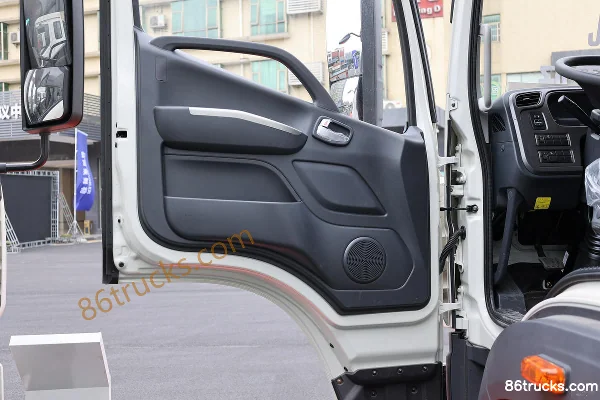 Foton Auman Planet 240hp 4X2(6 wheels) 6.8m Wing Opening Box Cargo Truck Cab (3) | 86Trucks