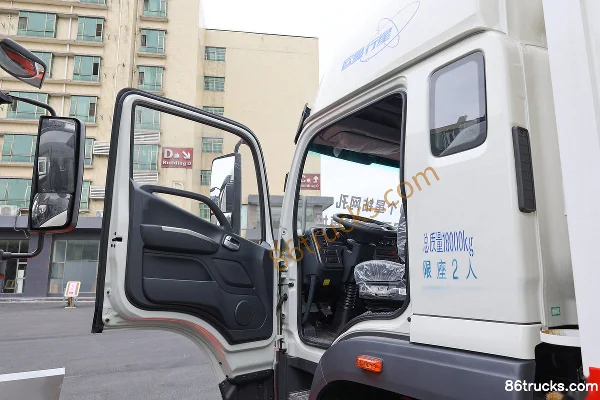Foton Auman Planet 240hp 4X2(6 wheels) 6.8m Wing Opening Box Cargo Truck Cab (1) | 86Trucks