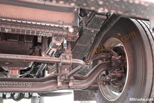 Foton Auman Planet 240hp 4X2(6 wheels) 6.8m Wing Opening Box Cargo Truck Chassis (3) | 86Trucks