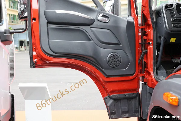 Foton Auman Xingxing 300 ch 6X2(8 roues) camion porteur à ridelles 9,7 m Cabine (3) | 86Trucks