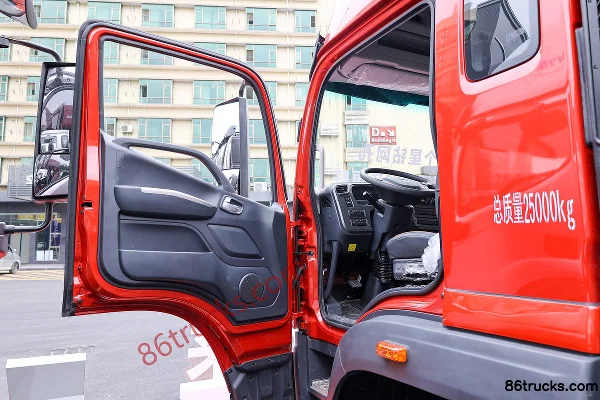 Foton Auman Xingxing 300 ch 6X2(8 roues) camion porteur à ridelles 9,7 m Cabine (1) | 86Trucks