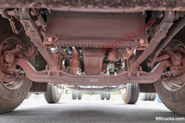 Foton Auman Xingxing 300 ch 6X2(8 roues) camion porteur à ridelles 9,7 m Châssis (1) | 86Trucks