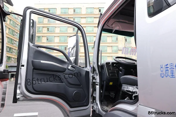 Foton Auman Planet 270hp 4X2(6 wheels) 8.1m van cargo truck Cab (1) | 86Trucks