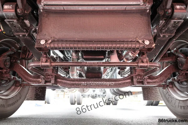 Foton Auman Planet 270hp 4X2(6 wheels) 8.1m van cargo truck Chassis (1) | 86Trucks