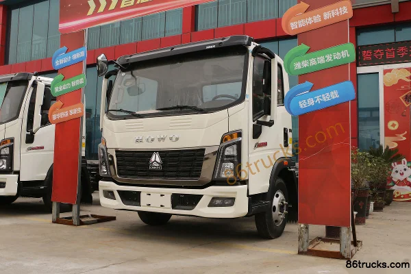 Sinotruk HOWO Tongshuai 130 hp 4X2(6 wheels) 4.15m AMT automatic single-row flatbed light truck (China VI) Exterior (3) | 86Trucks