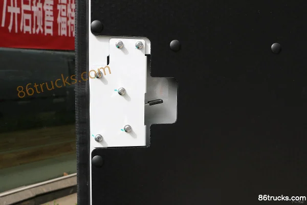 JMC E-Lushun Base Model 2.9T 5.418m Pure Electric Enclosed Cargo Truck 53.58kWh Cargo Box (3) | 86Trucks