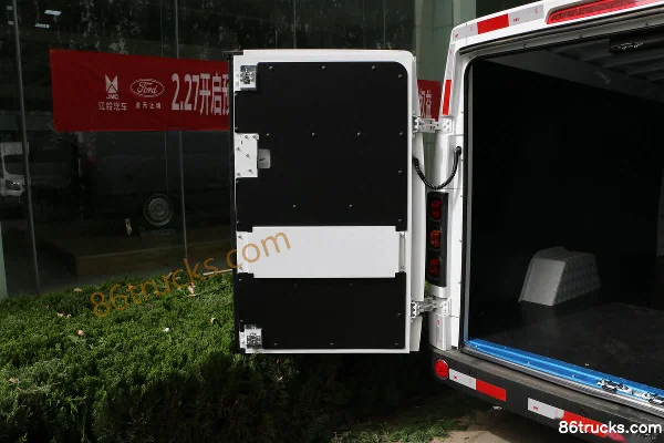 JMC E-Lushun Base Model 2.9T 5.418m Pure Electric Enclosed Cargo Truck 53.58kWh Cargo Box (2) | 86Trucks
