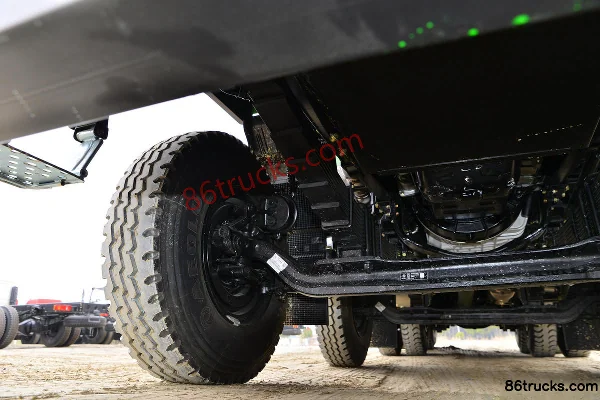 Dongfeng Commercial Vehicle Tianlong KC Heavy Truck Thunder Edition 350 hp 8X4(12 wheels) 6m Dump Truck (China VI) Chassis (2) | 86Trucks