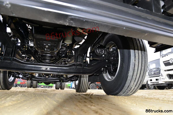 Dongfeng Commercial Vehicle Tianjin KR PLUS 340 hp 6X2(8 wheels) 6.8m flatbed cargo truck (high roof triple sleeper) Chassis (3) | 86Trucks