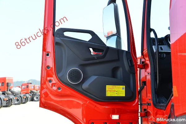Dongfeng Tianlong KL 8.9L Diesel 385hp 4X2(6 wheels) Fast Gear 12-Speed Tractor Truck Cab (2) | 86Trucks