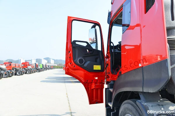 Dongfeng Tianlong KL 8.9L Diesel 385hp 4X2(6 wheels) Fast Gear 12-Speed Tractor Truck Cab (1) | 86Trucks