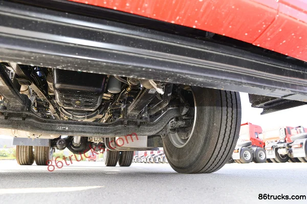 Dongfeng Tianlong KL 8.9L Diesel 385hp 4X2(6 wheels) Fast Gear 12-Speed Tractor Truck Chassis (3) | 86Trucks