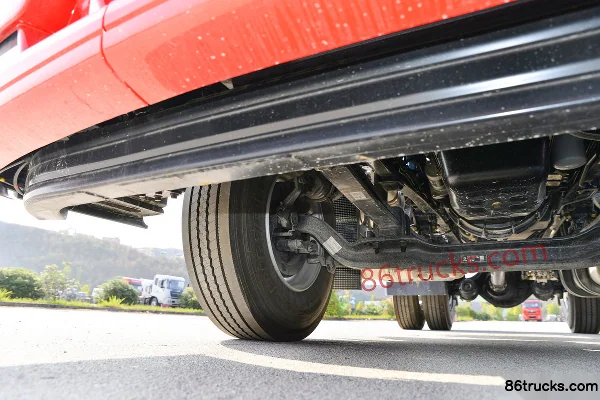 Dongfeng Tianlong KL 8.9L Diesel 385hp 4X2(6 wheels) Fast Gear 12-Speed Tractor Truck Chassis (2) | 86Trucks