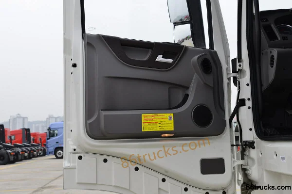 Dongfeng Commercial Vehicle Tianlong Flagship KX 520 hp 6X4(10 wheels) Dangerous Goods Tractor Truck (China VI) Cab (3) | 86Trucks