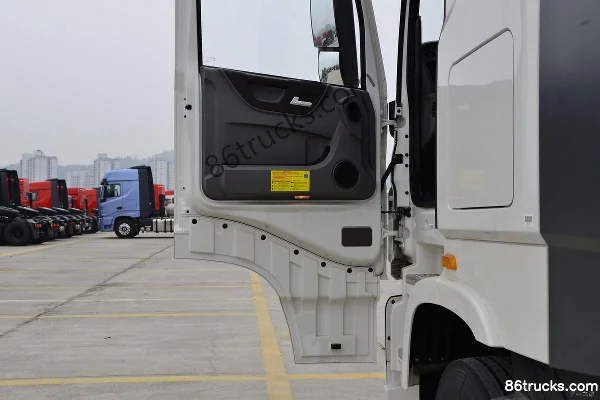 Dongfeng Commercial Vehicle Tianlong Flagship KX 520 hp 6X4(10 wheels) Dangerous Goods Tractor Truck (China VI) Cab (2) | 86Trucks