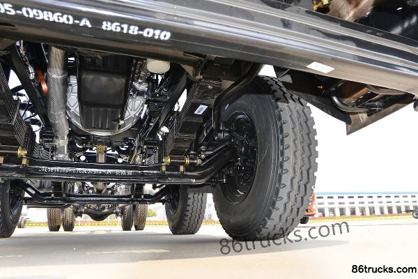 Sanhuan Shitong Haolong Deluxe 270hp 8X2(10 wheels) 7.6m flatbed cargo truck (rear axle 457 wide brake) Chassis (3) | 86Trucks