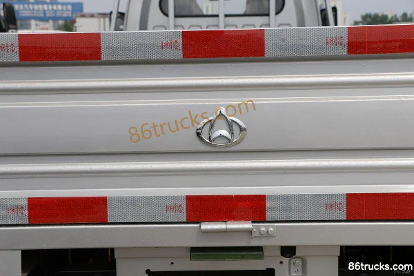 Changan Kuayue Xinbao T5 Flagship Edition 1.6L 122hp 4X2(6 wheels) Gasoline 3.3m single-row flatbed light truck (single rear tire) Body (3)