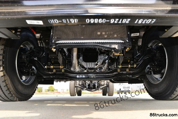 Sanhuan Shitong Haolong 270 ch 6X2(8 roues) 6X2R camion porteur à grille 6,8 m (China VI) Châssis (1) | 86Trucks