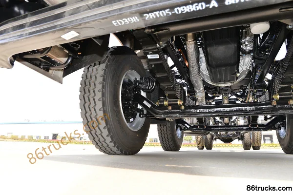 Sanhuan Shitong Haolong Luxury Edition 270 hp 8X2(10 wheels) 8.7m Stake Cargo Truck Chassis (2) | 86Trucks