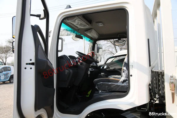 FARIZON Xingzhi H8R Standard Package 4.5T 4.15m Single Row Plug-in Hybrid Flatbed Light Truck 53.58kWh 4X2(6 wheels) Interior (1) | 86Trucks