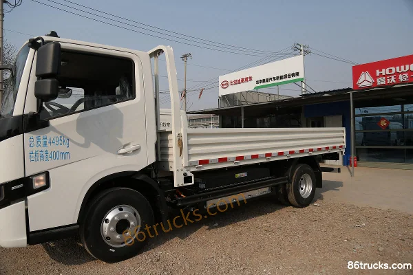 FARIZON Xingzhi H8R Standard Package 4.5T 4.15m Single Row Plug-in Hybrid Flatbed Light Truck 53.58kWh 4X2(6 wheels) Body (1) | 86Trucks