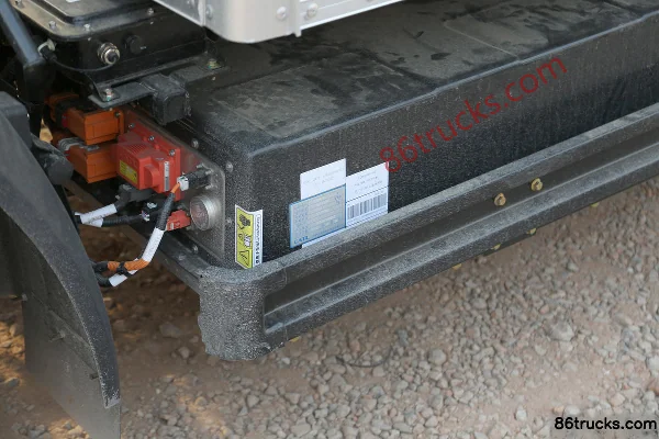 SHACMAN Light Truck Delan Z1 Base 4.18m Single Row Pure Electric Van Light Truck 98.04kWh 4X2(6 wheels) Chassis (3) | 86Trucks