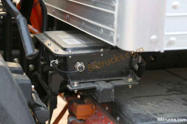 SHACMAN Light Truck Delan Z1 Base 4.18m Single Row Pure Electric Van Light Truck 98.04kWh 4X2(6 wheels) Chassis (2) | 86Trucks