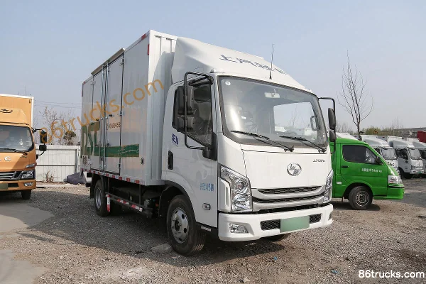 Yuejin Chaoyue EC300 4.5T 4.15m Single Row Pure Electric Van Light Truck 81.14kWh 4X2(6 wheels) Exterior