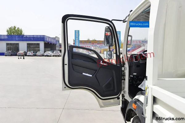 Sinotruk HOWO Hanjun M 140hp 4X2(6 wheels) 4.15m single-row flatbed light truck Cab (1) | 86Trucks
