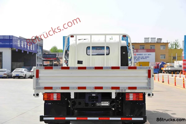 Sinotruk HOWO Hanjun M 140hp 4X2(6 wheels) 4.15m single-row flatbed light truck Body (2) | 86Trucks