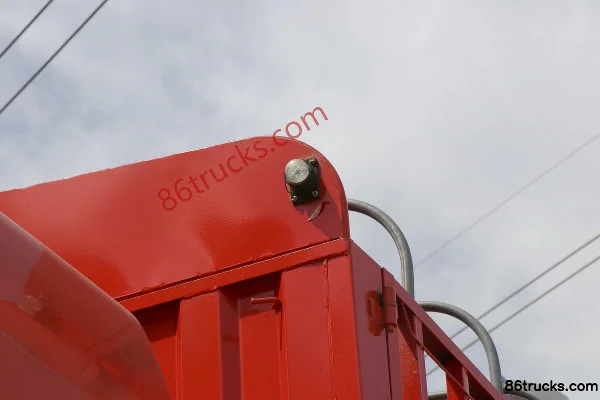 Sinotruk Sitrak G5 Heavy Truck 250 hp 4X2(6 wheels) 6.8m AMT Automatic Van Cargo Truck Body (2) | 86Trucks