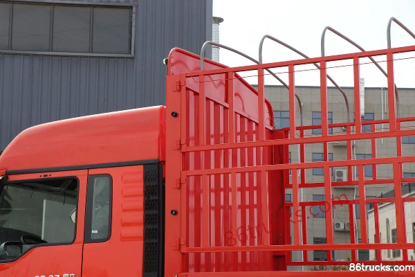 Sinotruk Sitrak G5 Heavy Truck 250 hp 4X2(6 wheels) 6.8m AMT Automatic Van Cargo Truck Body (1) | 86Trucks