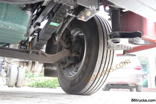 FAW Jiefang J6G camion moyen Leader Edition 280ch 4X2(6 roues) 6,75m ridelle camion porteur (China VI) Châssis (3) | 86Trucks