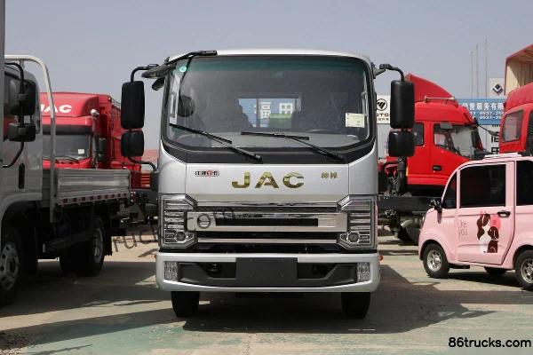 JAC Shuailing S3 130 ch 4X2(6 roues) 3,145 m camion léger à ridelles double cabine (China VI) Extérieur (2) | 86Trucks