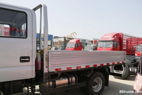 JAC Shuailing S3 130 ch 4X2(6 roues) 3,145 m camion léger à ridelles double cabine (China VI) Carrosserie (1) | 86Trucks