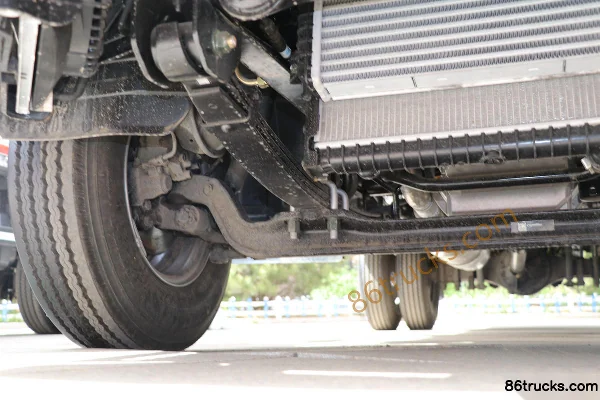 Foton Aoling Supu Pro 163 ch 4X2(6 roues) 4,17 m camion plateau simple cabine (ZF 6 vitesses) Châssis (2) | 86Trucks