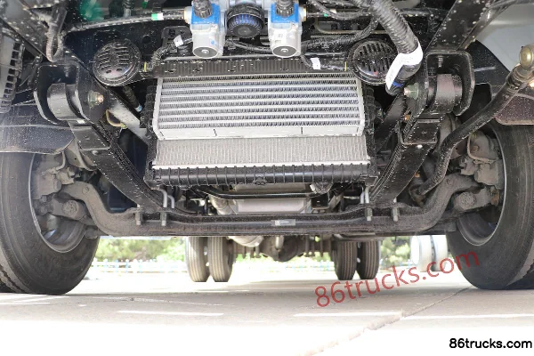 Foton Aoling Supu Pro 163 ch 4X2(6 roues) 4,17 m camion plateau simple cabine (ZF 6 vitesses) Châssis (1) | 86Trucks