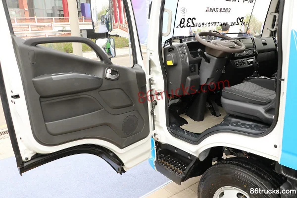 Auman Auman Zhilan HS 4.5T 4.08m plug-in hybrid refrigerated truck (air brake) 14.016kWh 4X2(6 wheels) Cab (1) | 86Trucks