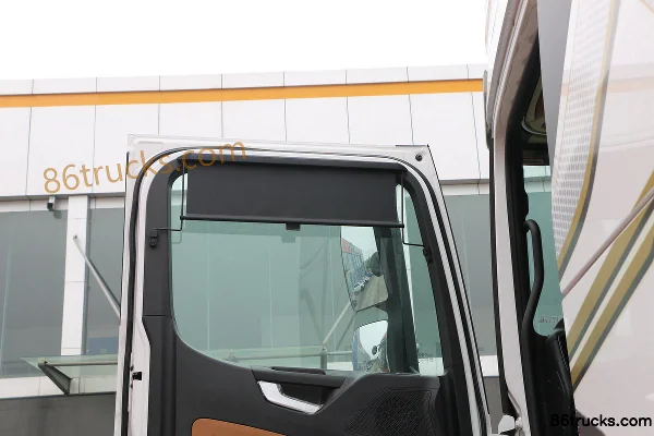 SHACMAN Delong X6000 Elite Edition 560hp 6X4(10 wheels) AMT Automatic Tractor Truck (China VI) Cab (2) | 86Trucks