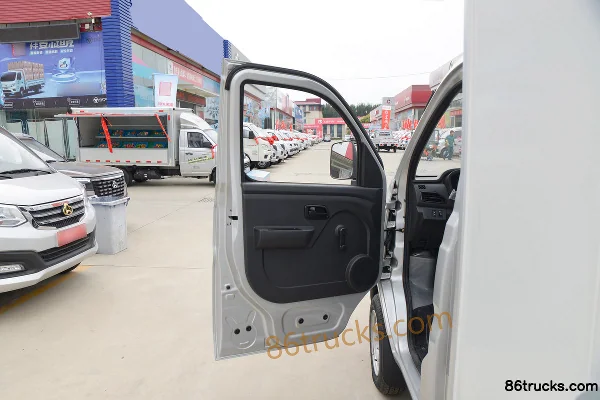 Changan Kuayue Xinbao T1 1.24L Gasoline 91 hp 4X2(6 wheels) 2.68m Single Row Box Mini Truck Cab (1) | 86Trucks