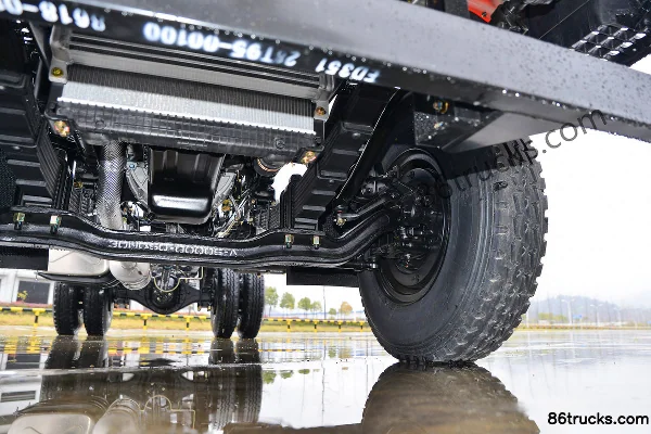 Sanhuan Shitong Chuangke 200hp 4X2(6 wheels) Truck Mounted Crane (Huihe Brand) Chassis (3) | 86Trucks