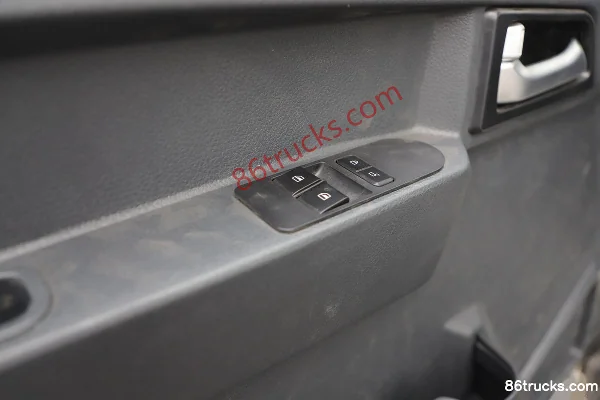 Sinotruk HOWO Hanjiang 4.5T 4.15m single-row pure electric box light truck 100.27kWh 4X2(6 wheels) Interior (1) | 86Trucks
