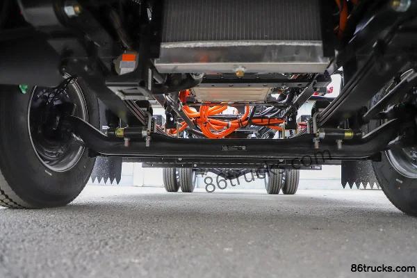 Sinotruk HOWO Hanjiang 4.5T 4.15m single-row pure electric box light truck 100.27kWh 4X2(6 wheels) Chassis (1) | 86Trucks