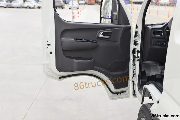 Foton Xiangling M2 1.6L 122 hp 4X2(6 wheels) Gasoline 3.3 m Semi-row Flatbed Mini Truck Cab (2) | 86Trucks