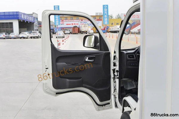 Foton Xiangling M1 1.6L 122hp 4X2(6 wheels) gasoline 3.3m single-row van micro truck Cab (1) | 86Trucks