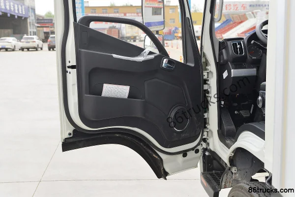 Foton Times Leading M5 152 hp 4X2(6 wheels) 4.15m single-row box truck (China VI) Cab (2) | 86Trucks