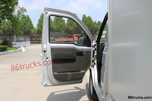 Wuling Rongguang New Card 1.5L 107 ch 4X2(6 roues) essence fourgon cabine simple 3 m mini camion (1) | 86Trucks